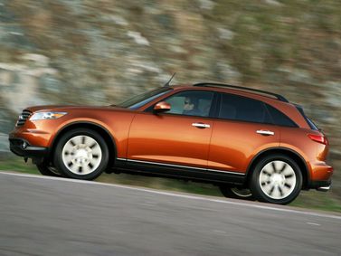 Infiniti FX I (S50)، دفع رباعي 5 أبواب — منظر من الجانب الأيسر