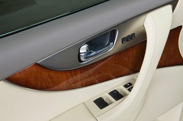Infiniti FX II (S51)، دفع رباعي 5 أبواب — تفصيل داخلي