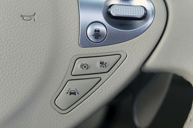 Infiniti FX فيس ليفت II (S51) II (S51)، دفع رباعي 5 أبواب — عجلة القيادة