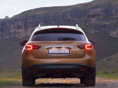 Infiniti FX II (S51)، دفع رباعي 5 أبواب — منظر خلفي