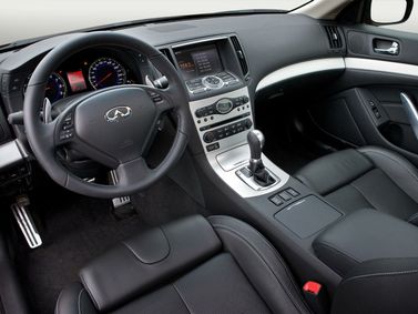 Infiniti G IV, Купе — передняя панель