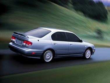 Infiniti G II, Седан — вид сзади справа