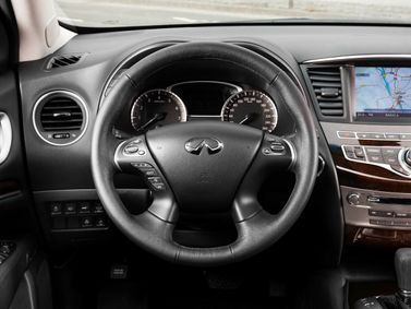 Infiniti JX، دفع رباعي 5 أبواب — منطقة السائق