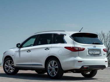 Infiniti JX، دفع رباعي 5 أبواب — منظر خلفي أيسر
