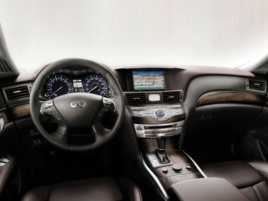 Infiniti M ثالثاً فيس ليفت، سيدان — لوحة القيادة