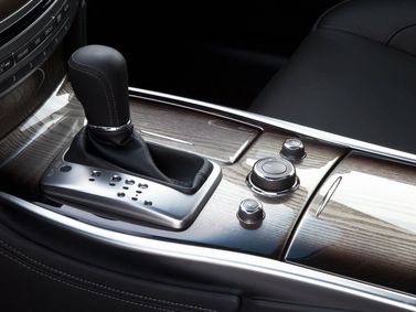 Infiniti M ثالثاً فيس ليفت، سيدان — محدد ناقل الحركة