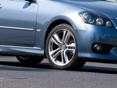 Infiniti M ثالثاً فيس ليفت، سيدان — جنط العجلة
