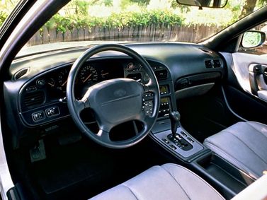 Infiniti Q I، سيدان — منطقة السائق
