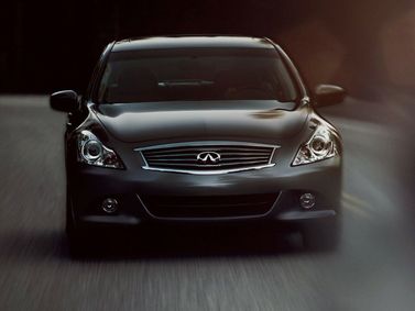 Infiniti Q40، سيدان — منظر أمامي
