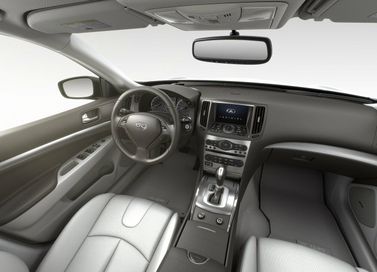 Infiniti Q40، سيدان — لوحة القيادة