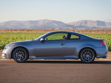 Infiniti Q60 I، كوبيه — منظر من الجانب الأيسر