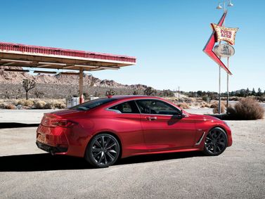 Infiniti Q60 ثانياً، كوبيه — منظر خلفي أيمن