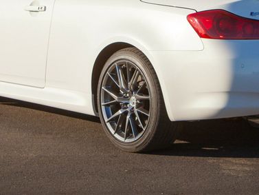 Infiniti Q60 I، قابلة للتحويل — جنط العجلة