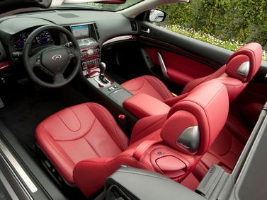 Infiniti Q60 I، قابلة للتحويل — منظر عام للمقصورة