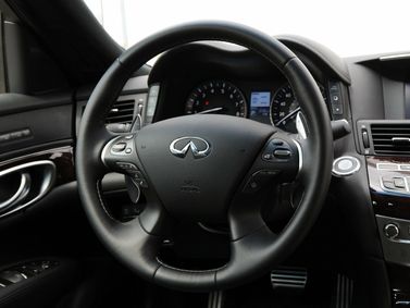 Infiniti Q70 I Рестайлинг, Седан Long — рулевое колесо