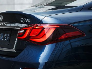 Infiniti Q70 I Рестайлинг, Седан Long — задняя часть автомобиля крупным планом