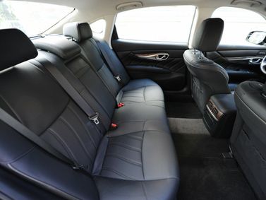 Infiniti Q70 I Рестайлинг, Седан Long — задние сиденья
