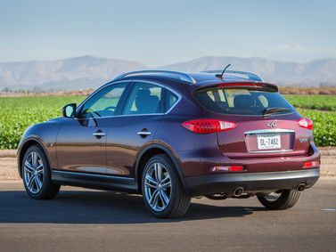 Infiniti QX50 I، دفع رباعي 5 أبواب — منظر خلفي أيمن
