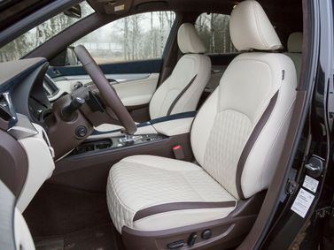 Infiniti QX50 ثانياً، دفع رباعي 5 أبواب — منطقة السائق