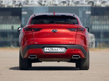 Infiniti QX55، دفع رباعي 5 أبواب — منظر خلفي