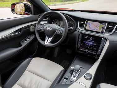 Infiniti QX55، دفع رباعي 5 أبواب — منطقة السائق