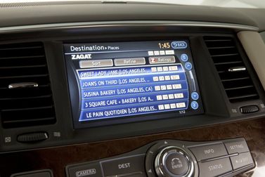 Infiniti QX56 ثانياً، دفع رباعي 5 أبواب — شاشة نظام المعلومات والترفيه