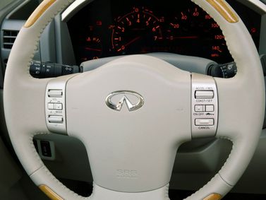 Infiniti QX56 I، دفع رباعي 5 أبواب — عجلة القيادة
