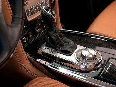 Infiniti QX80 I (Z62) Рестайлинг 2, Внедорожник 5 дв. — селектор коробки передач