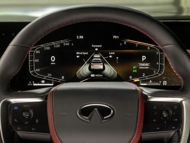 Infiniti QX80 II (Z63), Внедорожник 5 дв. — панель приборов