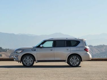 Infiniti QX80 I (Z62) Рестайлинг 2, Внедорожник 5 дв. — вид слева