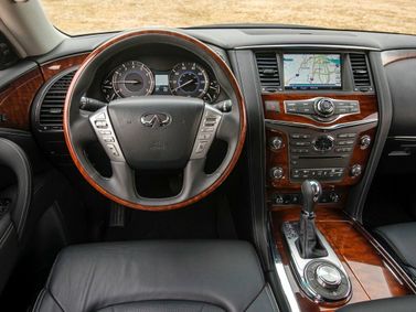 Infiniti QX80 I (Z62), Внедорожник 5 дв. — передняя панель