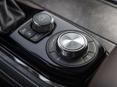 Infiniti QX80 I (Z62) Рестайлинг 3, Внедорожник 5 дв. — селектор коробки передач
