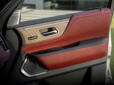 Infiniti QX80 II (Z63), Внедорожник 5 дв. — деталь интерьера