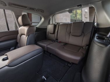Infiniti QX80 I (Z62) Рестайлинг 3, Внедорожник 5 дв. — задние сиденья