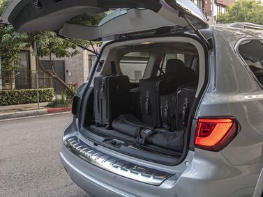 Infiniti QX80 I (Z62) Рестайлинг 3, Внедорожник 5 дв. — багажное отделение