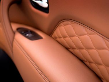 Infiniti QX80 I (Z62) Рестайлинг 2, Внедорожник 5 дв. — деталь интерьера