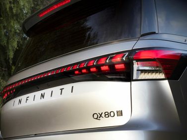Infiniti QX80 II (Z63), Внедорожник 5 дв. — задний фонарь
