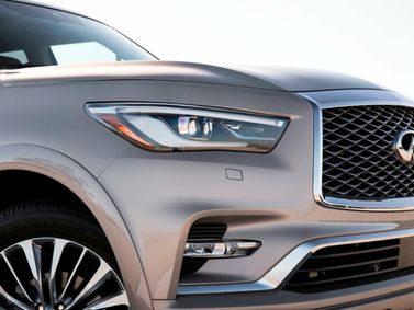Infiniti QX80 I (Z62) Рестайлинг 2, Внедорожник 5 дв. — передняя часть автомобиля крупным планом