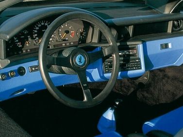 Isdera Commendatore 112i، كوبيه — منطقة السائق