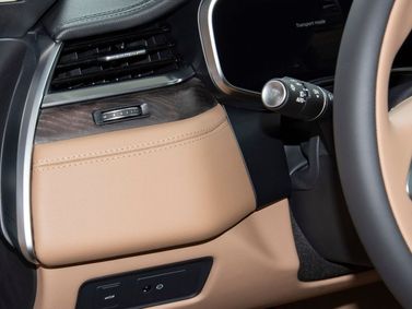 Jaguar XF II Рестайлинг, Седан L — передняя панель