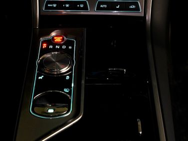 Jaguar XF I Рестайлинг, Универсал 5 дв. — центральная консоль