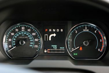 Jaguar XF I Рестайлинг, Универсал 5 дв. — панель приборов