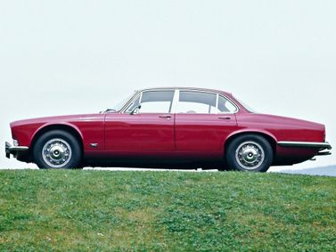 Jaguar XJ I (Series 1), Седан — вид слева