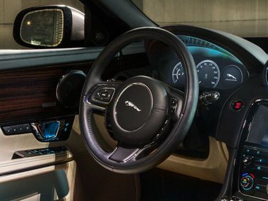 Jaguar XJ IV (X351) Рестайлинг, Седан SWB — место водителя