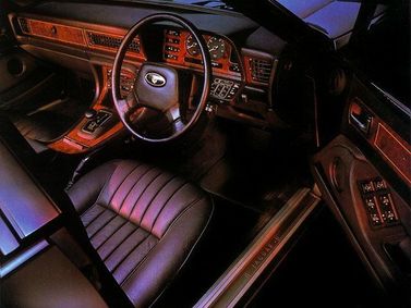 Jaguar XJ II (XJ40), Седан — место водителя