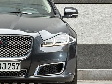 Jaguar XJ IV (X351) Рестайлинг, Седан LWB — передняя часть автомобиля крупным планом