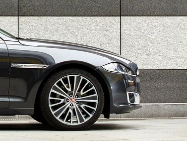 Jaguar XJ IV (X351) Рестайлинг, Седан LWB — передняя часть автомобиля крупным планом
