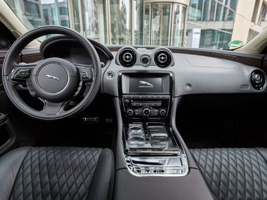 Jaguar XJ IV (X351) Рестайлинг, Седан LWB — передняя панель