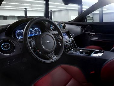 Jaguar XJR IV (X351), Седан — место водителя