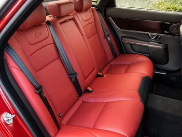 Jaguar XJR IV (X351), Седан — задние сиденья